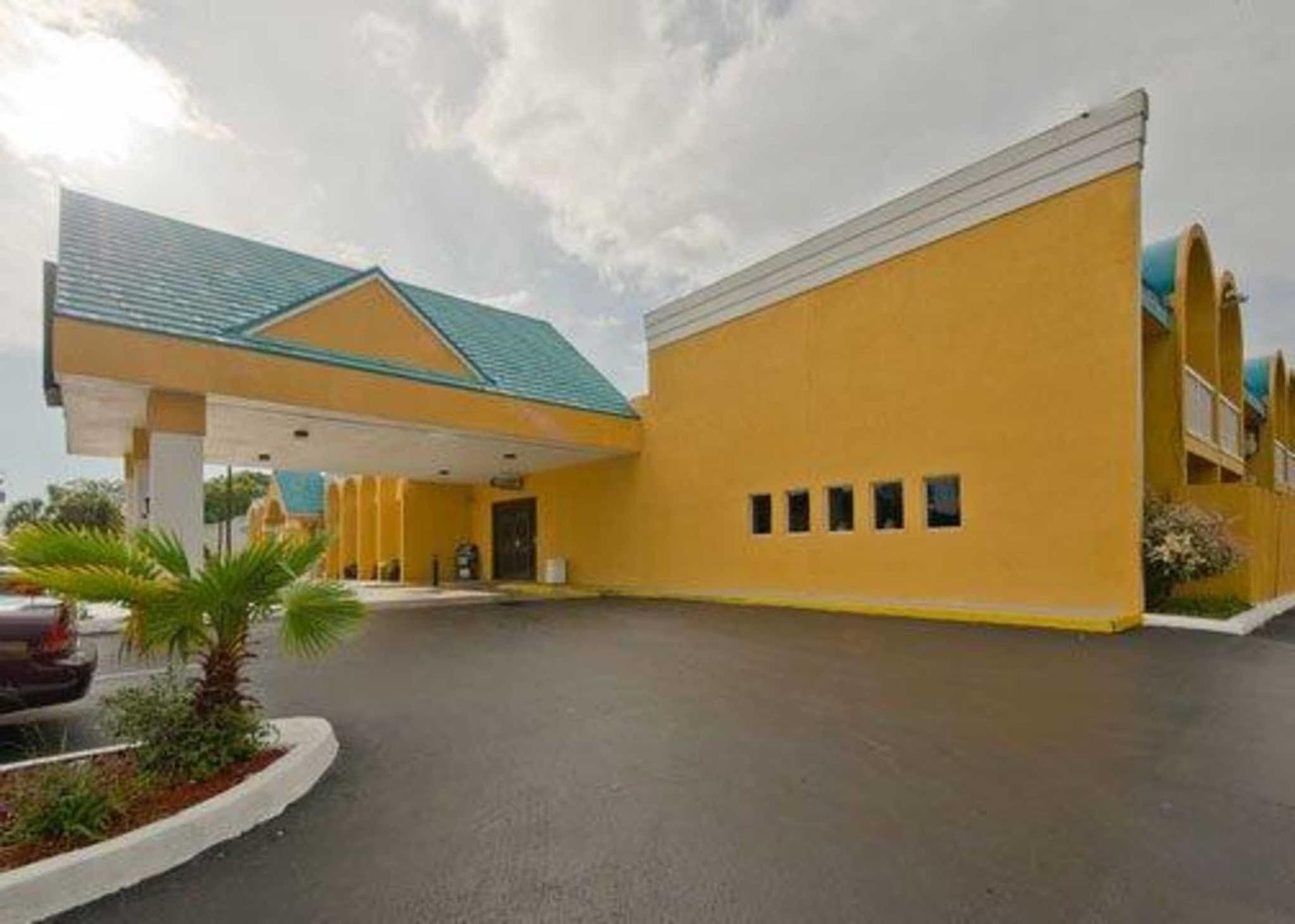 Econo Lodge Busch Gardens Tampa Exterior foto